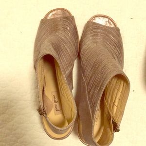 Paul Green stacked peep toe heel - “Cayenne”